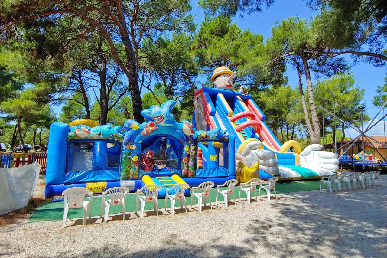Happy Camp Mobile Homes In Centro Vacanze Bi Village Fažana Esterno foto